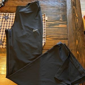 Nike flare leggings